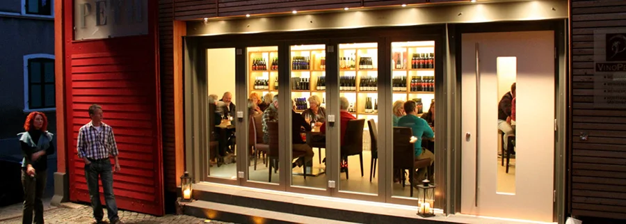 Präsentation verschiedener Weine aus dem Weingut Peth